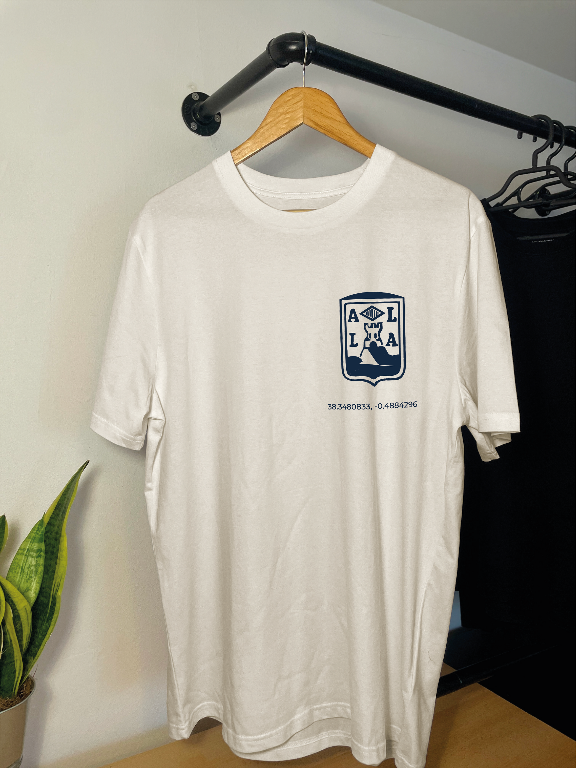 Print shirts
Printshirts
T shirts
Kanaldeckel
Gullydeckel
Design 
Kanaldeckel print
Kanaldeckel design
Kanaldeckel printshirt
T shirt back print 
Back print
Discover 
Tscover 
Aufdruck
Stadt merch
Stadt
Tscover by create.studio
Tscover by create.
Manhole cover
Camiseta
Camiseta estempada
Alicante Alacant Spanien Spain España White weiß blau blue 