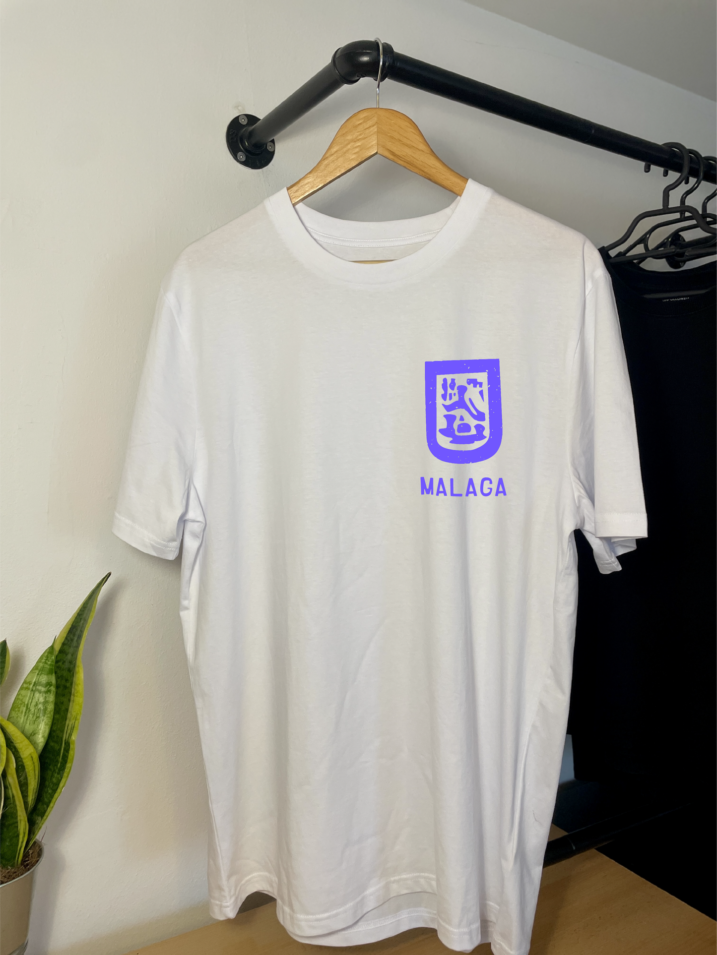 Malaga Print Shirt 
Print shirts
Printshirts
T shirts
Kanaldeckel
Gullydeckel
Design 
Kanaldeckel print
Kanaldeckel design
Kanaldeckel printshirt
T shirt back print 
Back print
Discover 
Tscover 
Aufdruck
Stadt merch
Stadt
Tscover by create.studio
Tscover by create.
Manhole cover
Camiseta
Camiseta estempada
spain espania spanien
white weiss weiß blanca
andalusia Andalusien