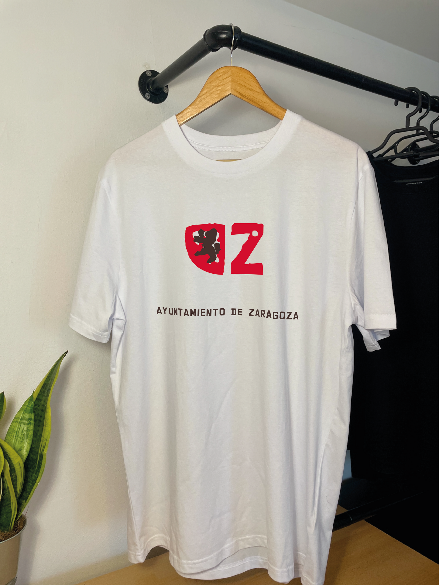 Zaragoza Print Shirt Print shirts
Printshirts
T shirts
Kanaldeckel
Gullydeckel
Design 
Kanaldeckel print
Kanaldeckel design
Kanaldeckel printshirt
T shirt back print 
Back print
Discover 
Tscover 
Aufdruck
Stadt merch
Stadt
Tscover by create.studio
Tscover by create.
Manhole cover
Camiseta
Camiseta estempada
white weiß weiss Blanca ayuntamiento de Zaragoza Z